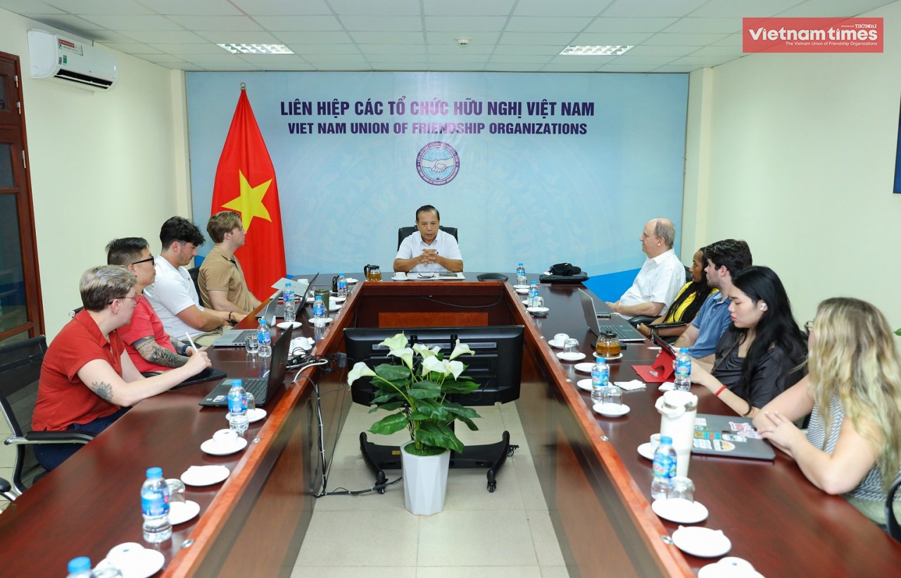 US Students Learn about Vietnam's History, Innovation and Development Process