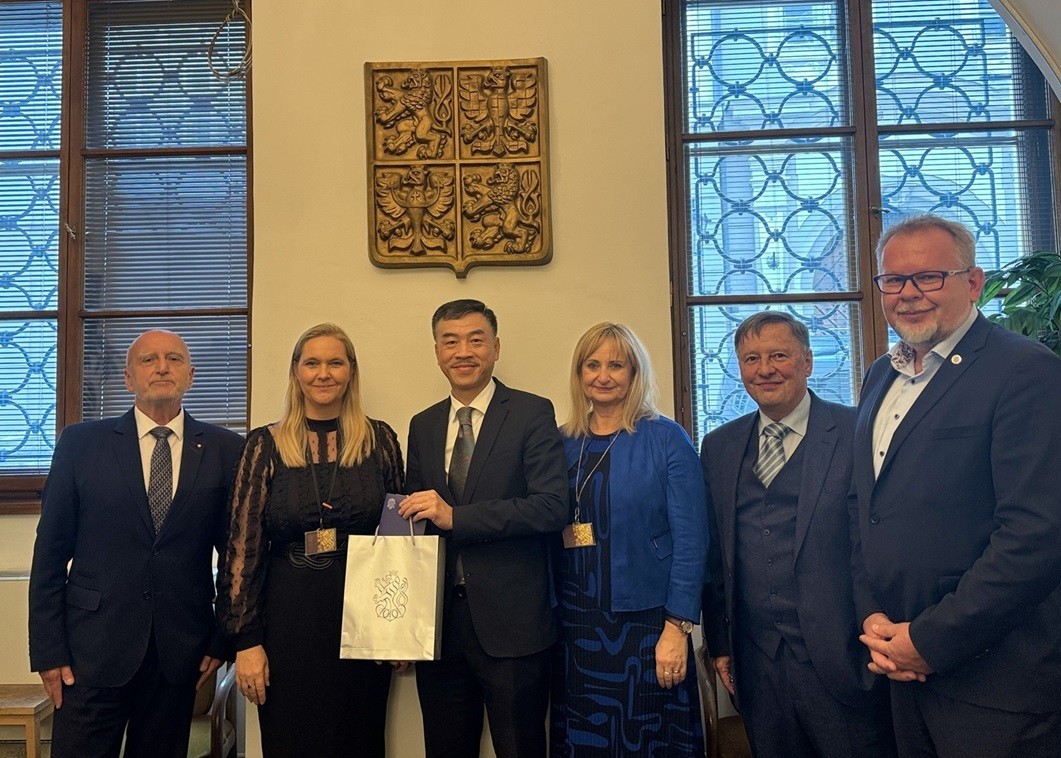 Czech MP Praises Parliamentary Ties With Vietnam