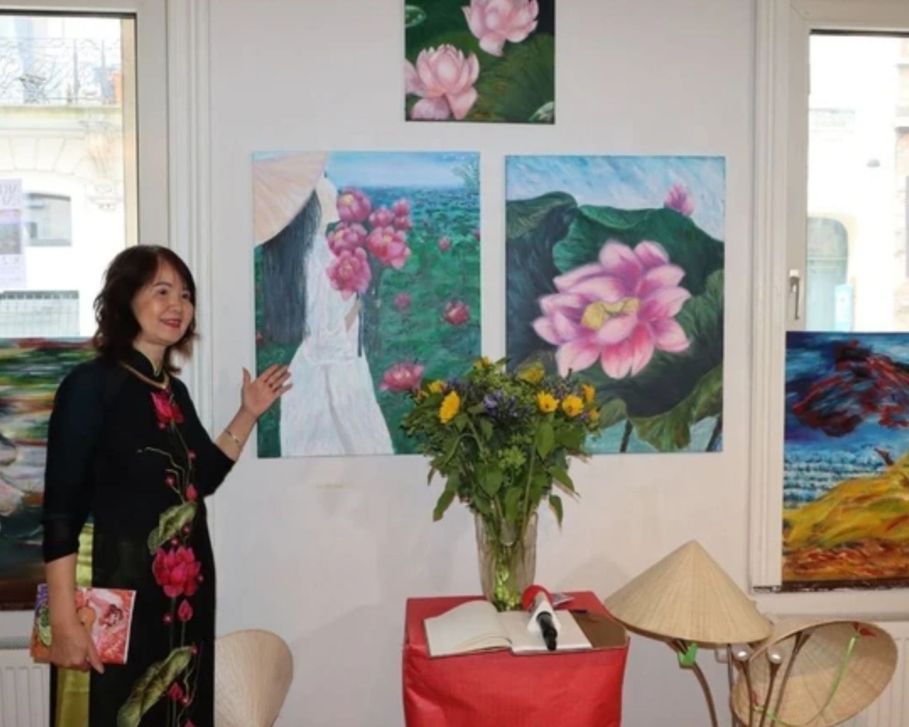 Vietnamese Female Artist in Belgium Spread Love for Homeland