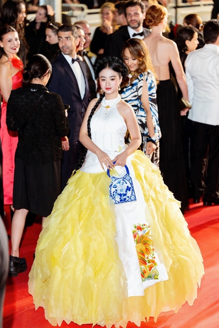 Vietnamese Dresses Appears on Red Carpet of 77th Cannes Film Festival