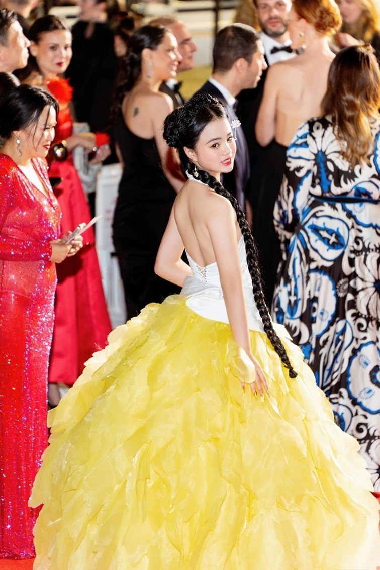 Vietnamese Dresses Graced Red Carpet of 77th Cannes Film Festival