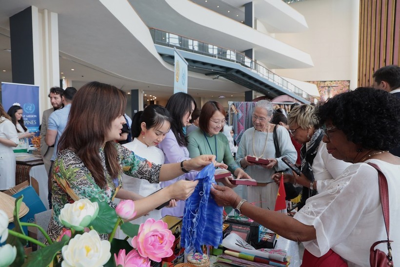 Vietnamese Culture, Cuisine Big Hit at UN Bazaar