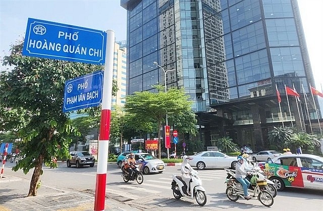 A traffic monitoring system will be installed at the intersection of Pham Văn Bach - Hoang Quan Chi streets, Cầu Giấy district. Photo: hanoimoi.vn