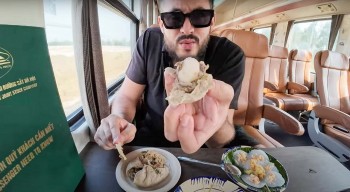 German Tourists Fall in Love with Vietnamese Cuisine on 5-Star Train to Da Nang