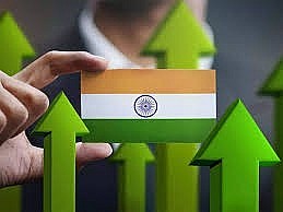 Strong economy fuels labor market in India