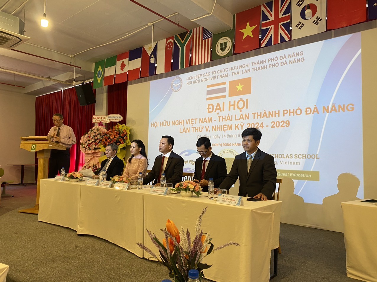 vietnam thailand friendship association of da nang re elects chairman pham huu hoa