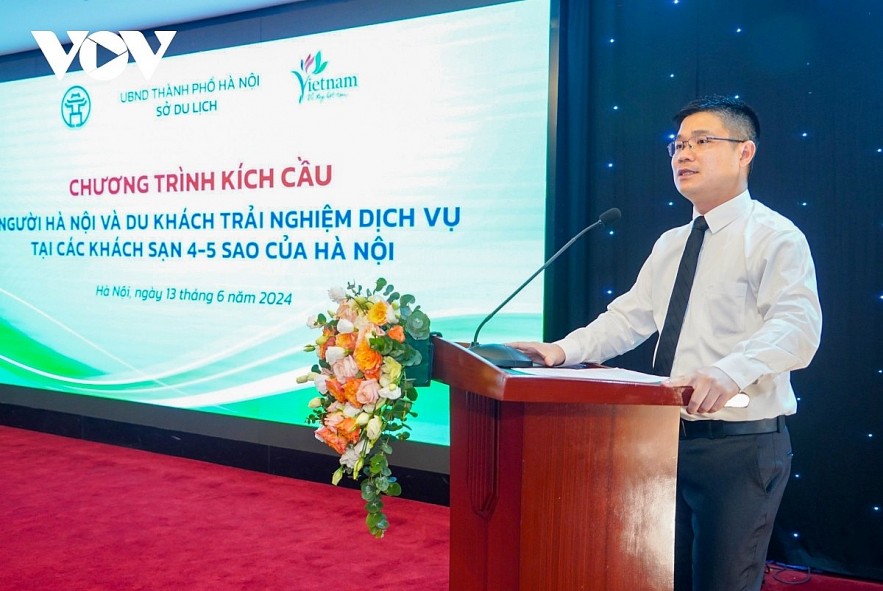 Nguyen Hong Minh, deputy director of the Hanoi Department of Tourism, addresses the event.