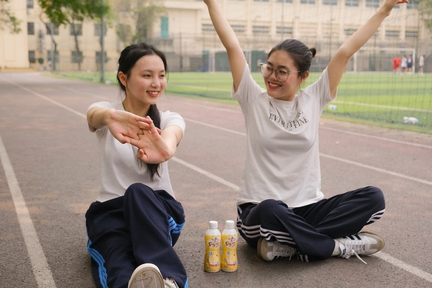 Young people and their ways of “summer chillin’“with convenient nutritious drinks