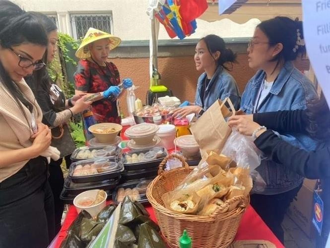 Vietnam News Today (Jun. 17): Vietnamese Products, Food Introduced at ASEAN Fair in Sweden