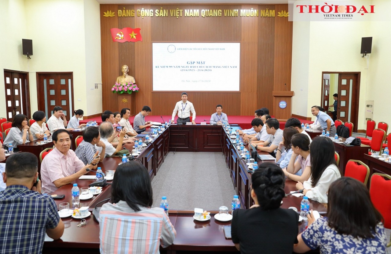 viet nam union of friendship organizations meets with press agencies
