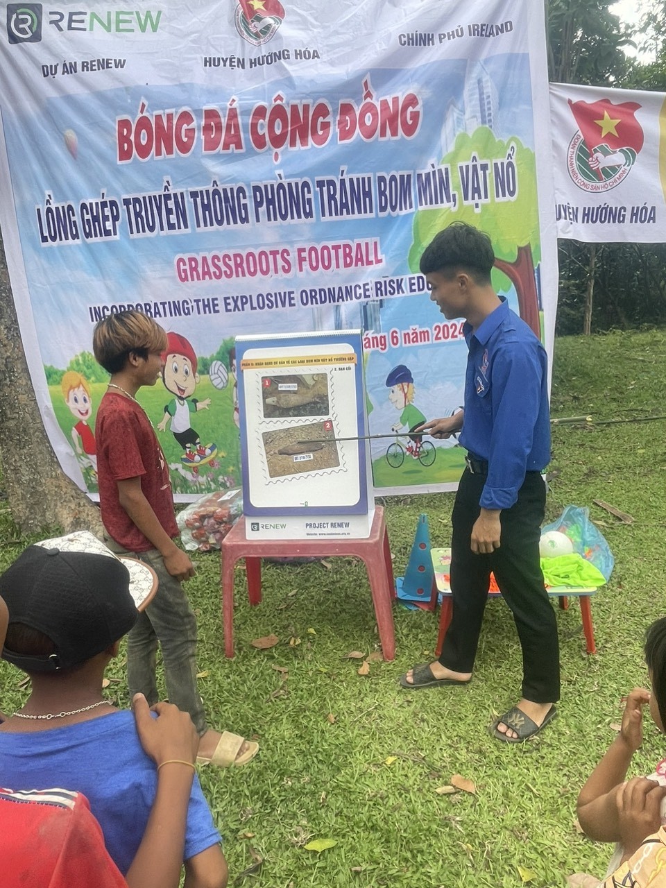 communication sessions shine light on uxo dangers for ethnic children in quang tri