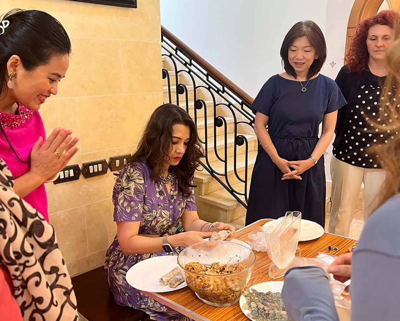 Int'l Friends, Ambassadors’ Spouses in Egypt Introduced to Vietnamese Traditional Dishes