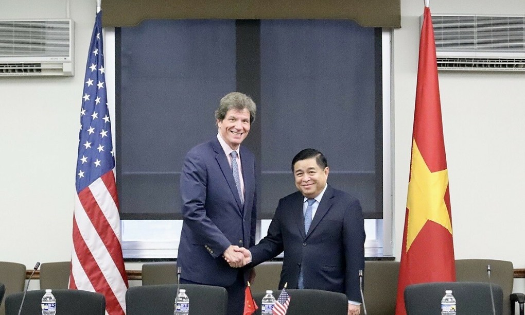 Minister of Planning and Investment Nguyen Chi Dung and US Deputy Secretary of State Jose Fernandez at the Vietnam - US economic dialogue meeting. Photo: MPI