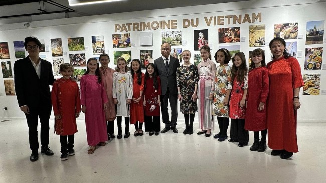Vietnamese Agricultural Products Charms Residents in France