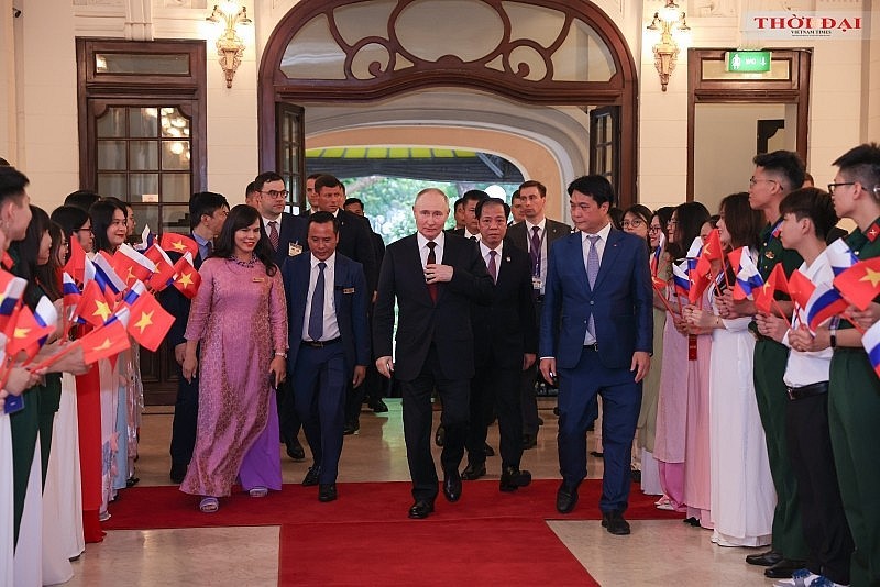 More Space for Vietnamese-Russian People-to-people Exchanges Needed