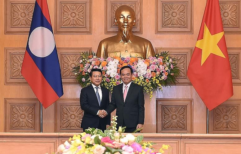 Vietnam, Laos Reinforce Great friendship, Special Solidarity