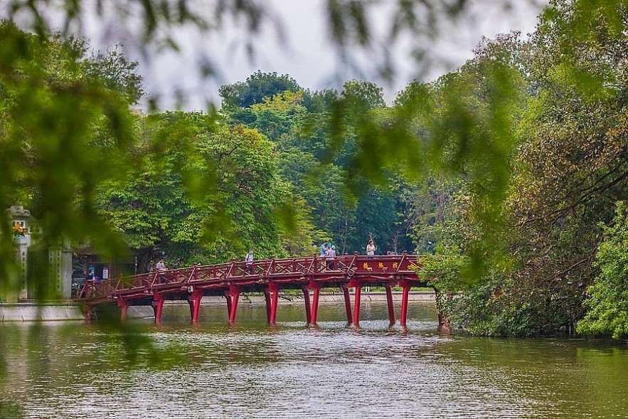 Hoan Kiem Lake. Photo: vietnam.travel