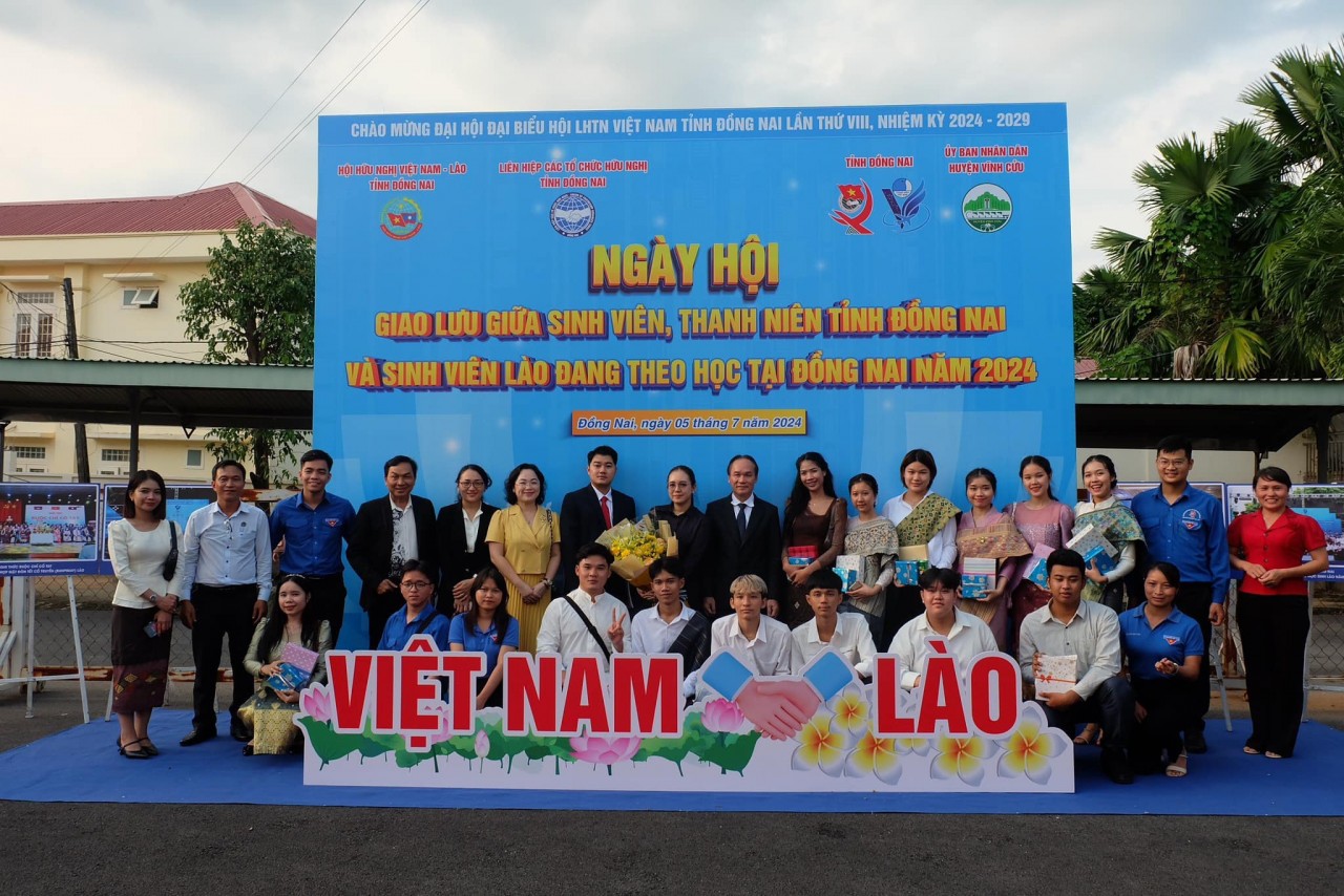 Dong Nai Youth Exchange with Lao Students