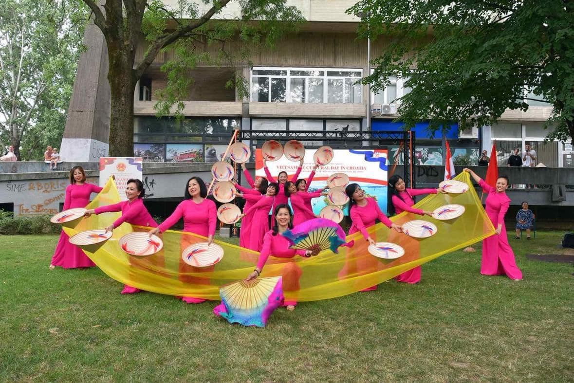 vivid vietnamese culture day held in croatia to mark 30 year ties