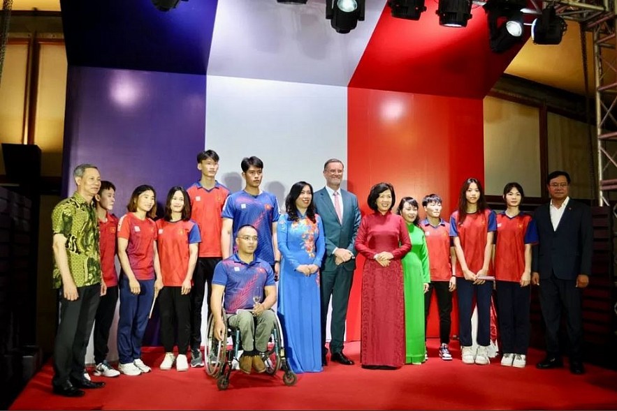 Cultivate Vietnam-France Friendship with the Spirit 'Put Aside the Past, Look Forward to the Future'