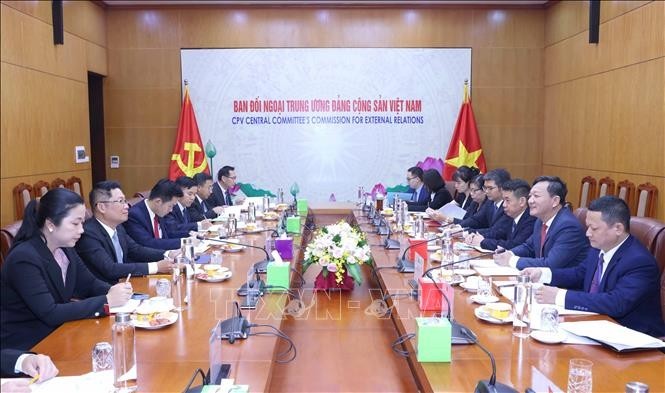 Vietnam, Laos Share Experiences In Foreign Affairs