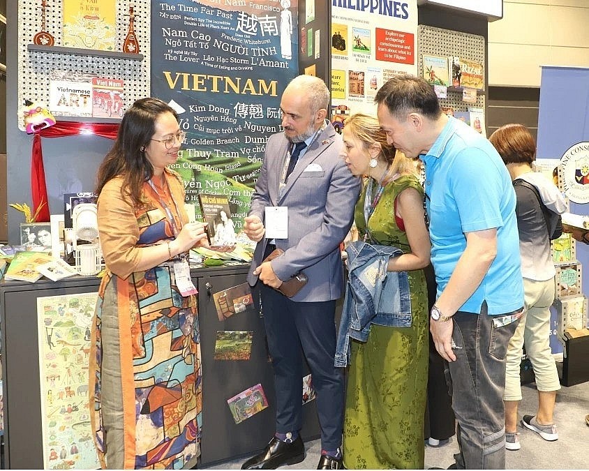 Vietnamese Literature Introduced to Readers in Hong Kong (China)