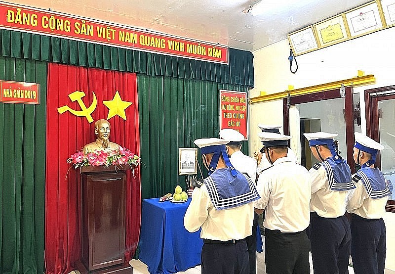 Flag at Half-mast for State Funeral of General Secretary Nguyen Phu Trong in Truong Sa