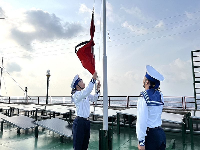 Flag at Half-mast for State Funeral of General Secretary Nguyen Phu Trong in Truong Sa