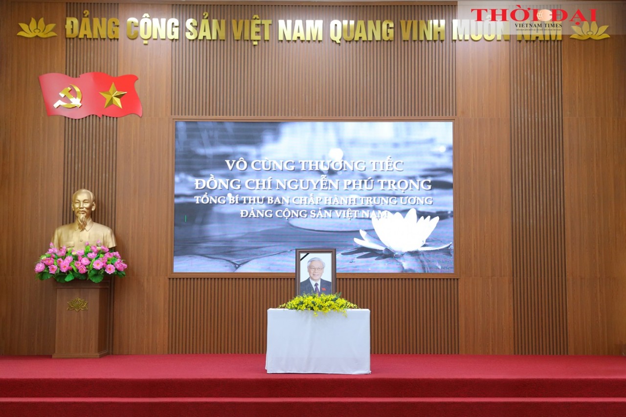 viet nam union of friendship organizations held memorial service for general secretary nguyen phu trong