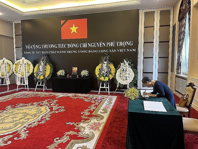 'General Secretary Nguyen Phu Trong Lives Forever in Hearts of International Friends