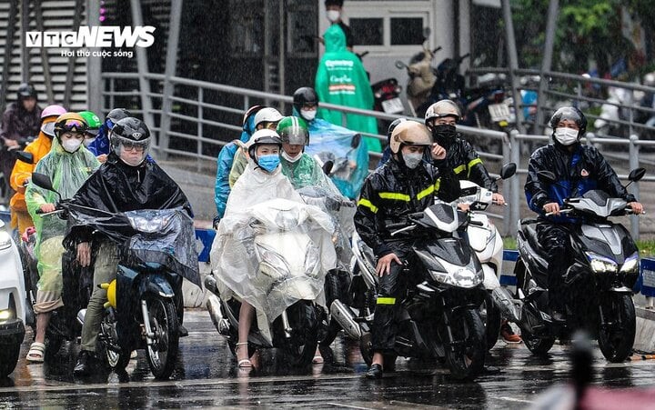 Vietnam’s Weather Forecast (July 30): Heavy Rain And Thunderstorms Intensify In The North
