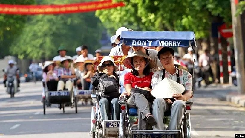 Foreign tourists in Vietnam (Photo: VNA)