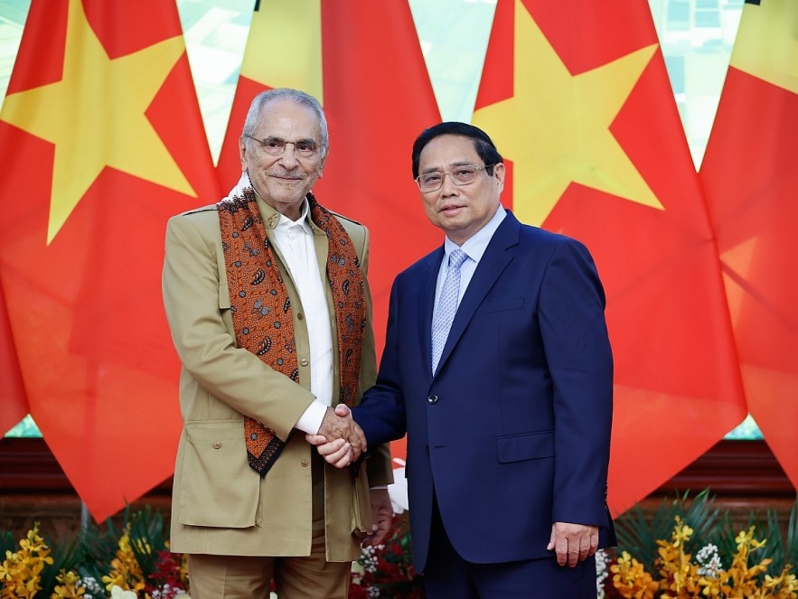 Vietnamese Prime Minister Pham Minh Chinh (R) and visiting Timor Leste President Jose Ramos-Horta during their meeting in Hanoi on August 2.