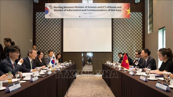 The meeting between the Ministry of Information and Communications of Vietnam and the Ministry of Science and ICT of South Korea. 