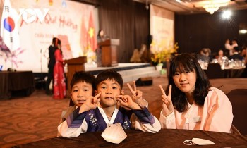 35 Vietnamese Children, Teachers In South Korea Learn about Homeland