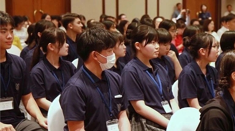 Hanoi-Fukuoka Students Exchange Culture and Education