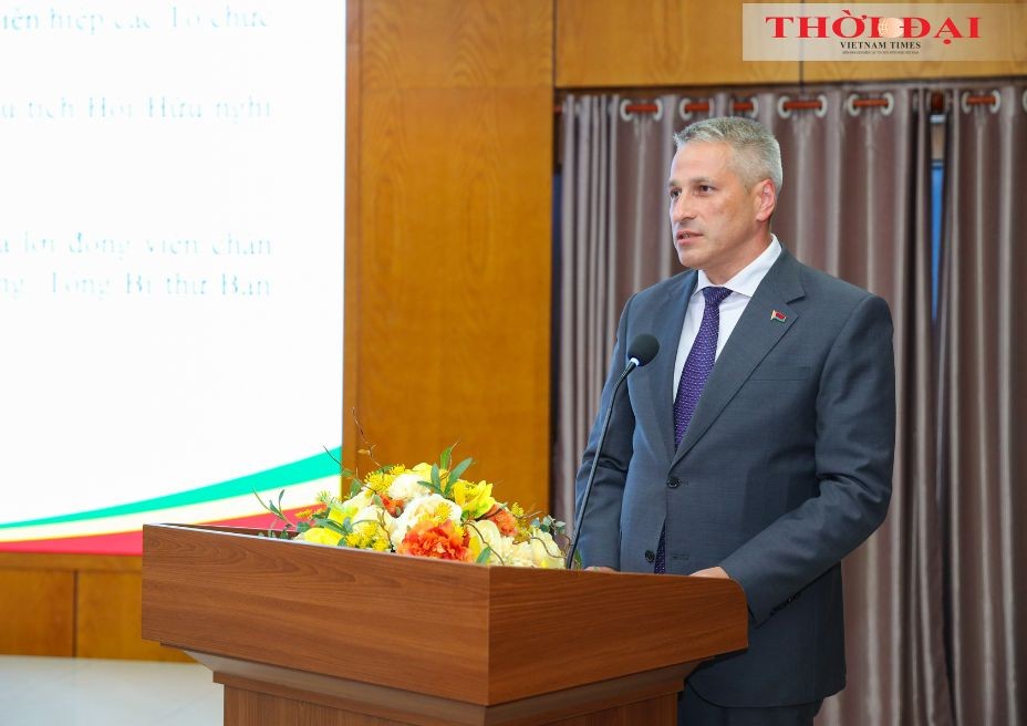 Ambassador Extraordinary and Plenipotentiary of the Republic of Belarus to Vietnam Uladzimir Baravikou at the meeting. (Photo: Dinh Hoa)