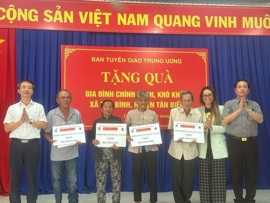 New Houses Granted for Policy Beneficiary Families in Tay Ninh and Cao Bang