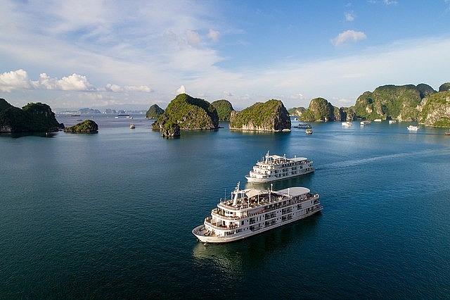 A trip exploring Lan Ha Bay, Ha Long Bay, and Dau Be Island is ranked third in the top 25 most exciting boat experiences worldwide by Tripadvisor.