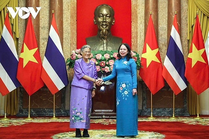 Vice President Vo Thi Anh Xuan welcomes Thai Princess Maha Chakri Sirindhorn.