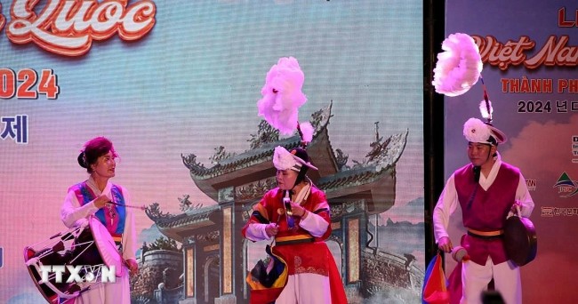 Vietnam, South Korea Celebrate Cultures in Da Nang Festival