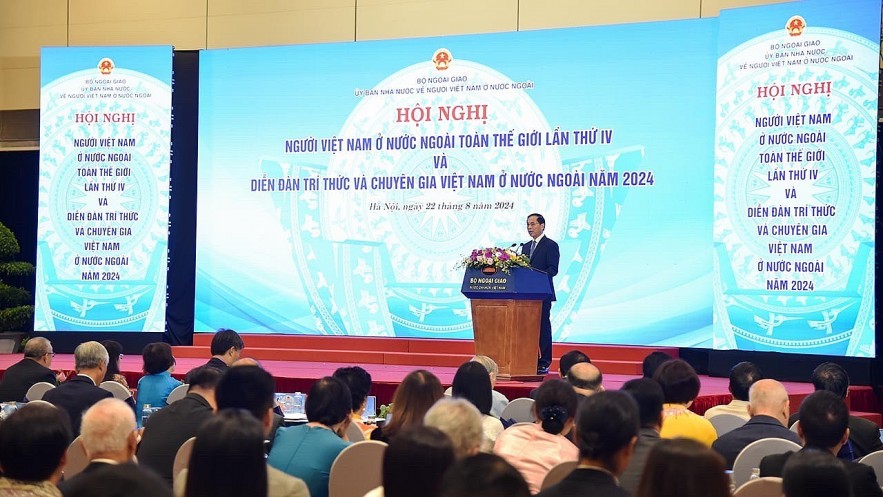 PM: Vietnamese Abroad Vital to National Progress