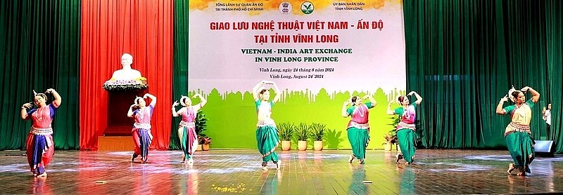 Art Program Held in Vinh Long to Promote Vietnam - India Connection