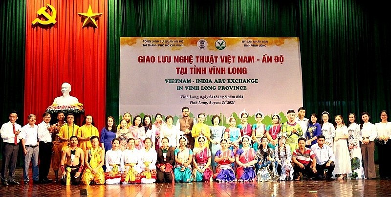 Art Program Held in Vinh Long to Promote Vietnam - India Connection