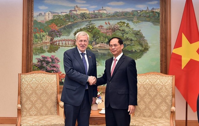 Vietnam News Today (Aug. 28): Vietnam Treasures Relations With Chile