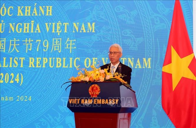 Vietnamese Ambassador Pham Sao Mai speaks at the celebration of the 79th anniversary of the National Day (September 2, 1945-2024) in Beijing. (Photo: VNA)