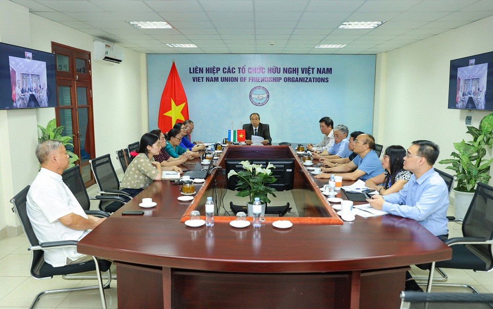 Friendship Associations Discuss Future Plans to Promote Vietnam - Uzbekistan Cooperation