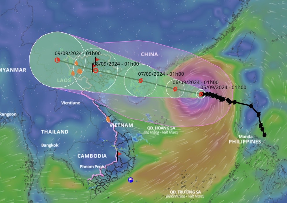 [Photo] Vietnam unites to respond to storm Yagi