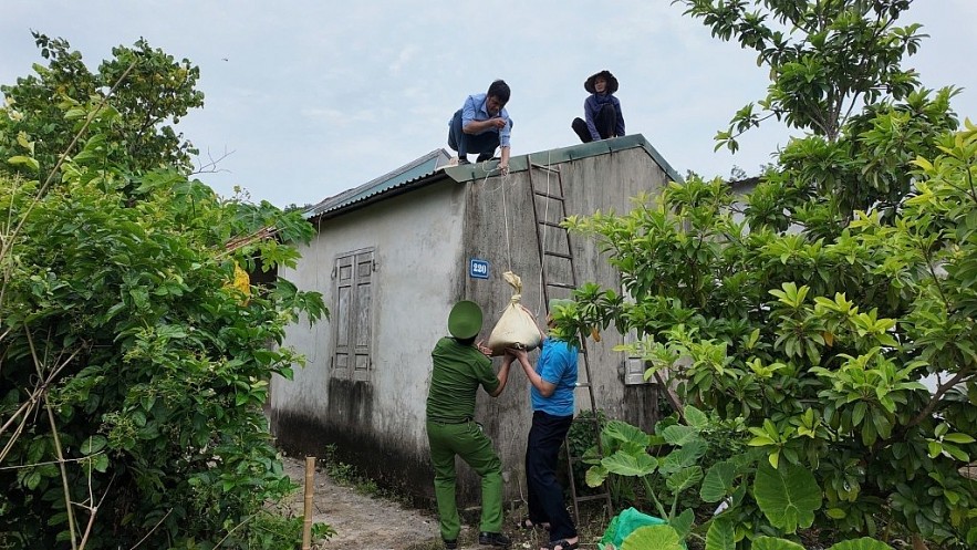 [Photo] Vietnam unites to respond to storm Yagi