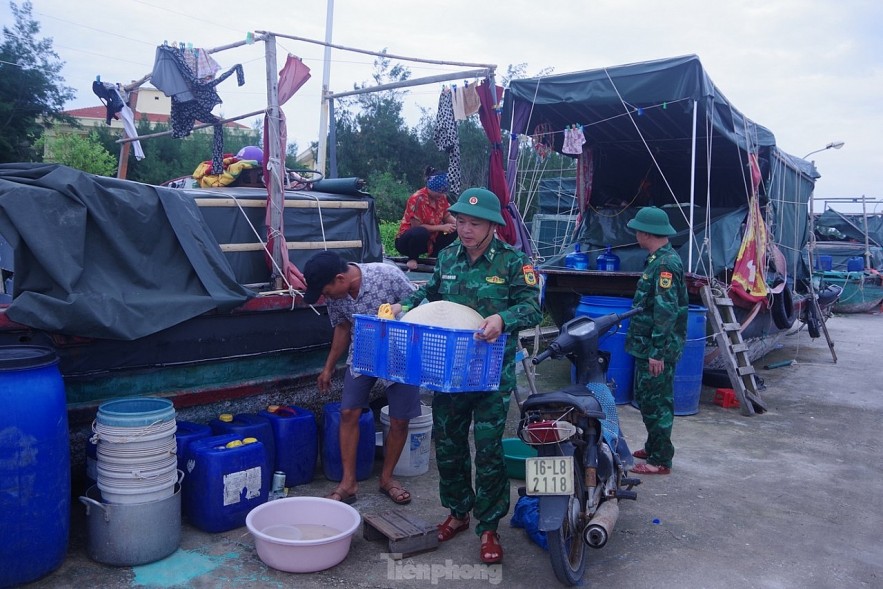 [Photo] Vietnam unites to respond to storm Yagi